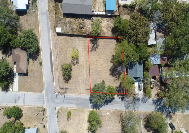 Photo 2 of Land for sale at 220 Daisy Ave, Luling, TX 78648 | MLS# 6895797 | Listing updated on 2026-09-28