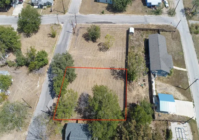 Photo 4 of Land for sale at 220 Daisy Ave, Luling, TX 78648 | MLS# 6895797 | Listing updated on 2026-09-28