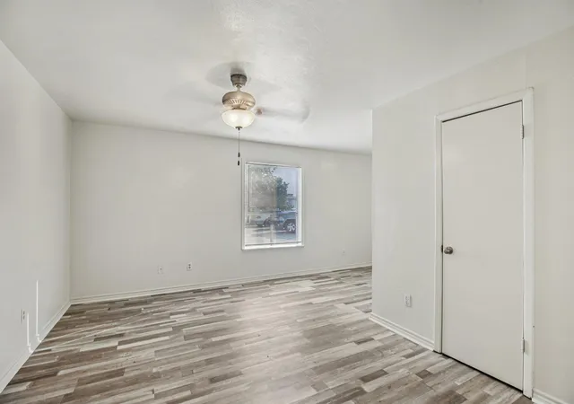 Listing Photo 4 - Condo for sale in building located at 2812 Cypress Bend Cir, Bryan, TX 77801