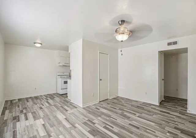 Listing Photo 5 - Condo for sale in building located at 2812 Cypress Bend Cir, Bryan, TX 77801