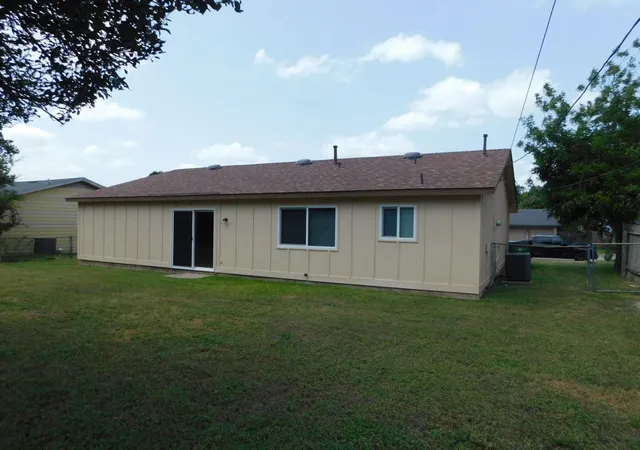 Photo 3 of Single family home for sale at 1902 Aberdeen Dr, Round Rock, TX 78664 | MLS# 9991608 | Listing updated on 2026-10-06