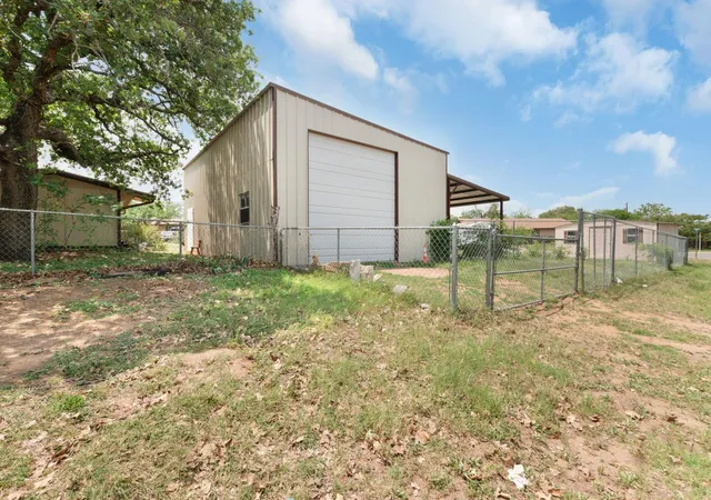 26th image of 2025 Forest Trl, Kingsland, TX 78639 | MLS# 5967615