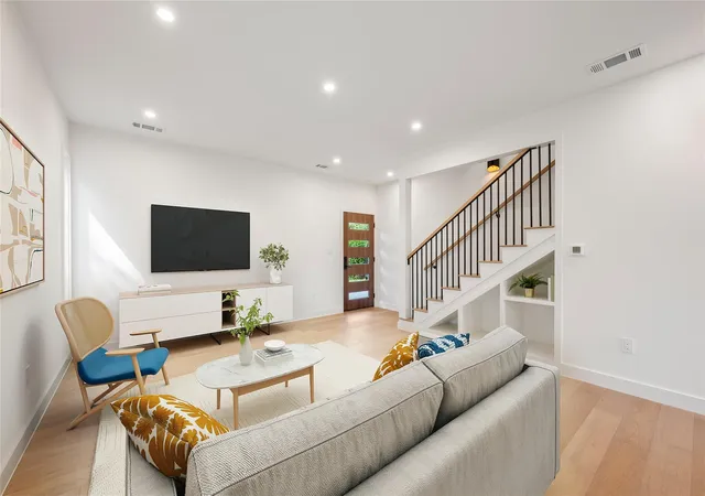 5th image of 1404 Justin Ln #2, Austin, TX 78757 | MLS# 3142553