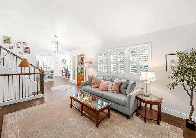 Photo 2 of Single family home for sale at 9442 Spring Holw Dr, Austin, TX 78750 | MLS# 9040347 | Listing updated on 2026-09-17