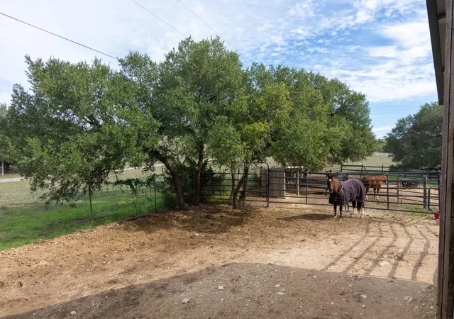 40th image of 550 Hays Country Acres Rd, Dripping Springs, TX 78620 | MLS# 1217751