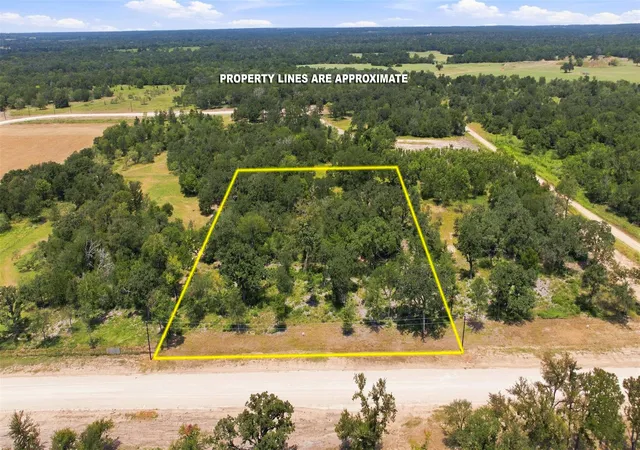 1st image of 408 Cresent Bend Bnd, Cameron, TX 76520 | MLS# 1655703