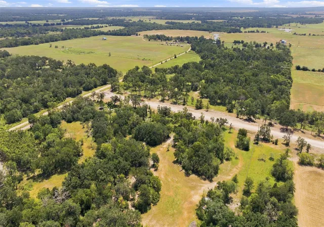 15th image of 408 Cresent Bend Bnd, Cameron, TX 76520 | MLS# 1655703