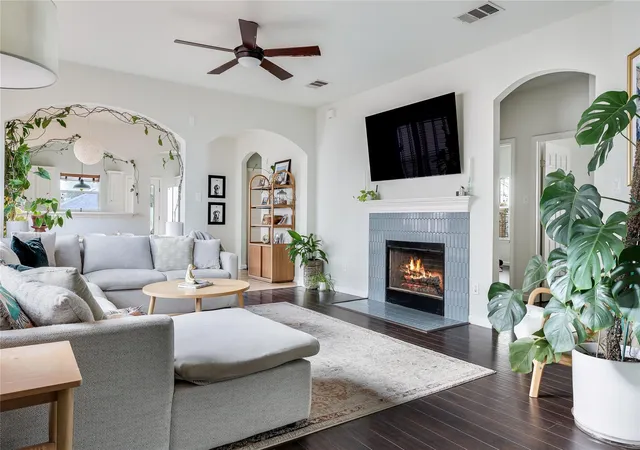 Photo 4 of Single family home for sale at 2103 Charlotte Ests Dr, Austin, TX 78744 | MLS# 2385283 | Listing updated on 2026-09-18