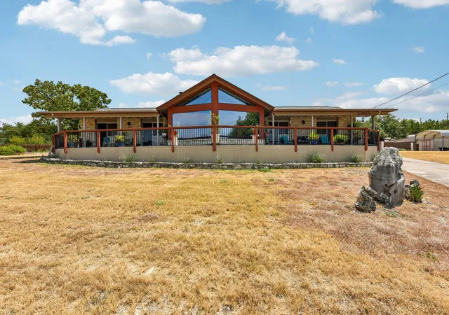 Photo 1 of Single family home for sale at 20923 Oak Dale Dr, Lago Vista, TX 78645 | MLS# 6606723 | Listing updated on 2026-10-03