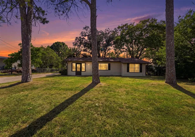 1st image of 1603 Seydler St, Gonzales, TX 78629 | MLS# 6627207