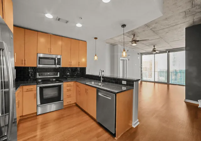 3rd image of 360 Nueces St #1805, Austin, TX 78701 | MLS# 7857850