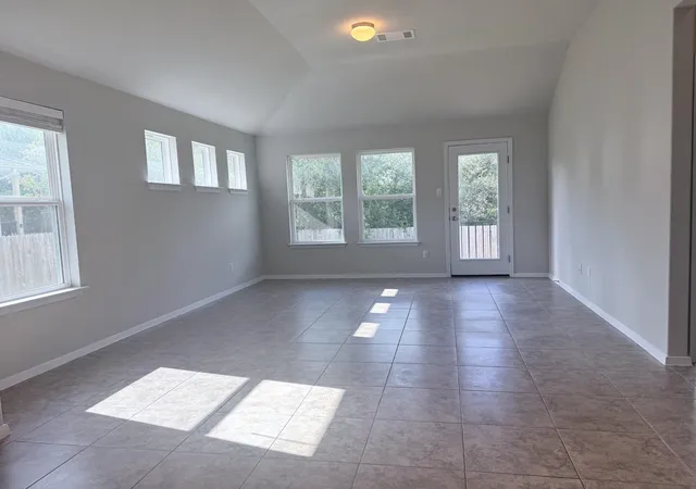4th image of 123 Saranac Dr, Elgin, TX 78621 | MLS# 5423569