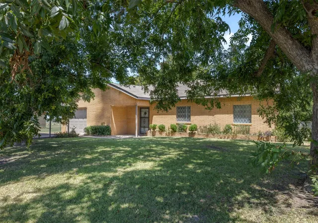 1st image of 604 N 3rd St, Thorndale, TX 76577 | MLS# 5564871