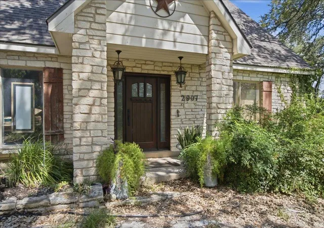 Photo 2 of Single family home for sale at 2907 Cameron Loop, Austin, TX 78745 | MLS# 8746853 | Listing updated on 2026-10-08