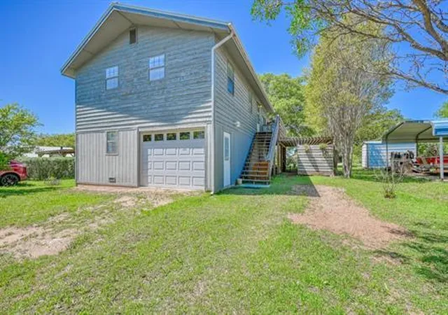 Photo 4 of Single family home for sale at 122 Ridge Dr, Spicewood, TX 78669 | MLS# 9542675 | Listing updated on 2026-08-07