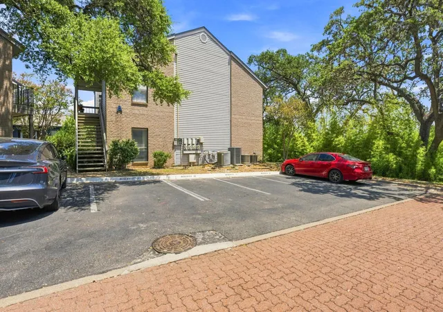 26th image of 802 S 1st St #202, Austin, TX 78704 | MLS# 5100200