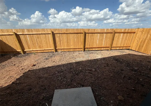 Photo 4 of Single family home for sale at 224 Mets Way, Hutto, TX 78634 | MLS# 8056178 | Listing updated on 2026-09-29