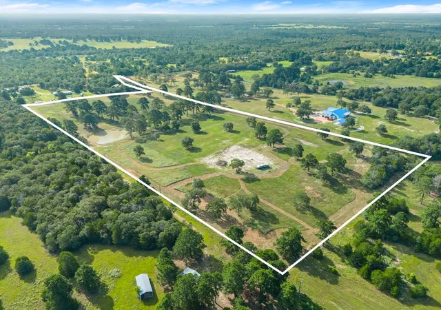 Photo 1 of House for sale at 170 Split Oak Rd, Smithville, TX 78957 | MLS# 3696662 | Listing updated on 2026-09-25