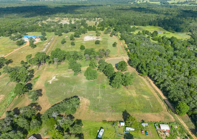 Photo 2 of House for sale at 170 Split Oak Rd, Smithville, TX 78957 | MLS# 3696662 | Listing updated on 2026-09-25