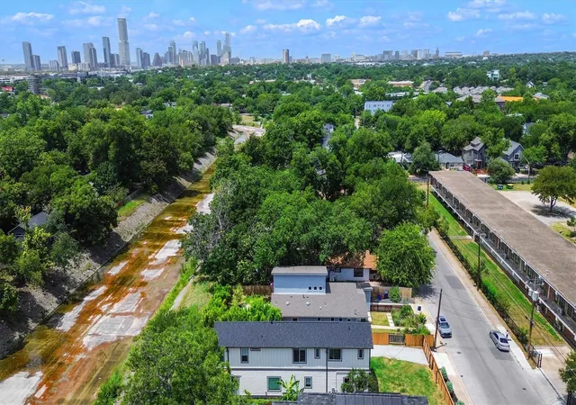 40th image of 3101 Lyons Rd, Austin, TX 78702 | MLS# 4187460