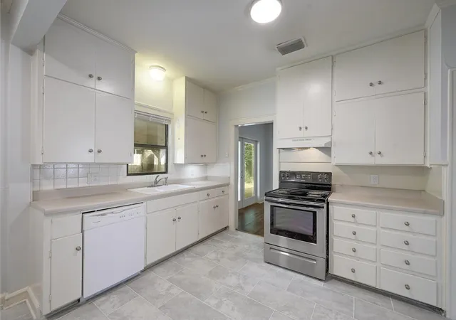 Photo 4 of Sale Pending at 1907 W 37th Street #A & B, Austin, TX 78731 | MLS# 1063789 | Listing updated on 2026-10-05