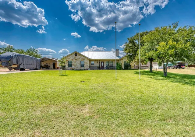 4th image of 809 Skyline Dr, Kingsland, TX 78639 | MLS# 4341496
