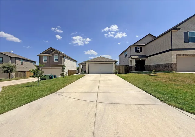 Photo 18 of Single family home for sale at 320 Katie Elder Dr, Jarrell, TX 76537 | MLS# 7720924 | Listing updated on 2026-08-08