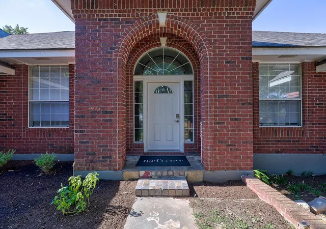 Photo 3 of Single family home for sale at 4319 Miramar Dr, Georgetown, TX 78628 | MLS# 3434023 | Listing updated on 2026-08-20