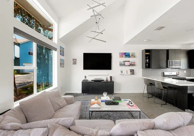 Photo 2 of Single family home for sale at 301 W Stassney Ln #5, Austin, TX 78745 | MLS# 6279420 | Listing updated on 2026-10-28