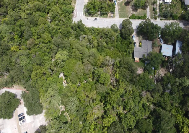 4th image of 2502 Douglas St, Austin, TX 78741 | MLS# 7888019