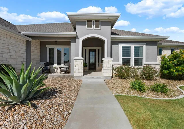 Photo 3 of Single Family Residence at 100 Honey Locust Cv, Leander, TX 78641 | MLS# 2658848 | Sold