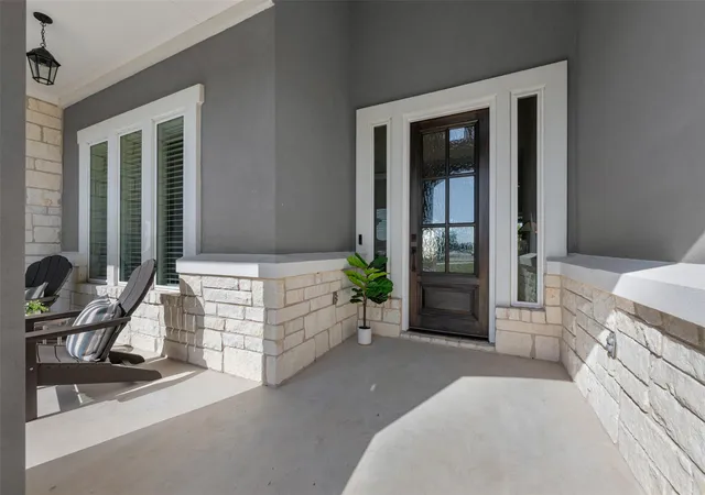 Photo 4 of Single Family Residence at 100 Honey Locust Cv, Leander, TX 78641 | MLS# 2658848 | Sold