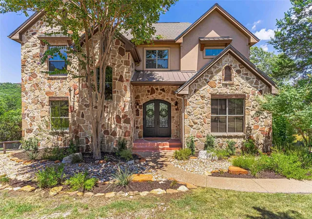 Photo 2 of Single family home for sale at 18202 W Reed Parks Rd, Jonestown, TX 78645 | MLS# 9283685 | Listing updated on 2026-10-12