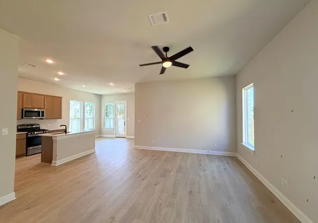 Photo 4 of Single family home for sale at 1105 Stonehill Dr, Georgetown, TX 78633 | MLS# 2594850 | Listing updated on 2026-10-08