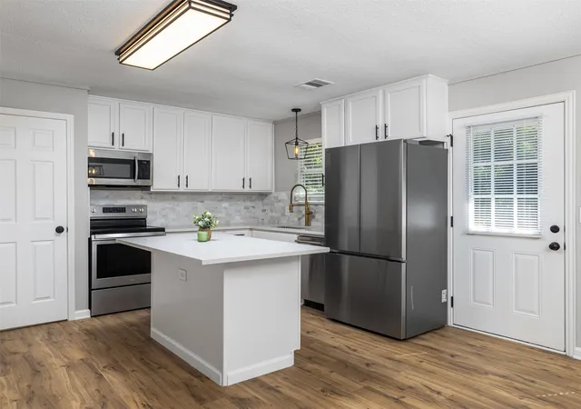 Photo 4 of Single family home for sale at 212 E Taylor St, Thrall, TX 76578 | MLS# 2448156 | Listing updated on 2026-10-10
