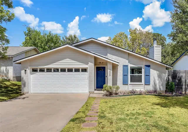 Photo 2 of Single family home for sale at 206 Clearday Dr, Austin, TX 78745 | MLS# 6125094 | Listing updated on 2026-10-06