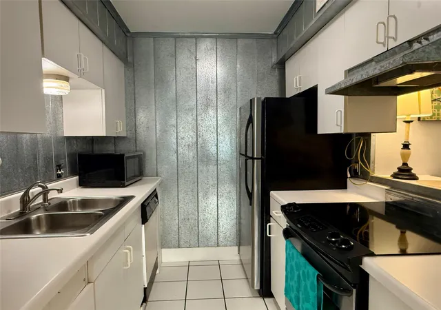 Photo 3 of Condo for sale at 500 E Riverside Dr #149, Austin, TX 78704 | MLS# 5559076 | Listing updated on 2026-09-30