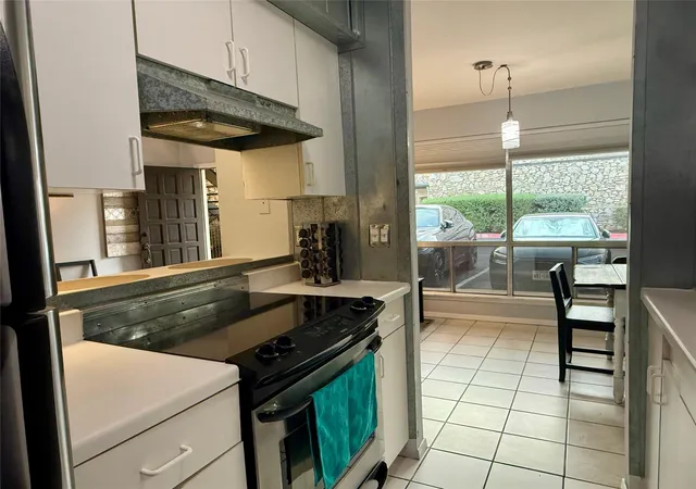 Photo 4 of Condo for sale at 500 E Riverside Dr #149, Austin, TX 78704 | MLS# 5559076 | Listing updated on 2026-09-30