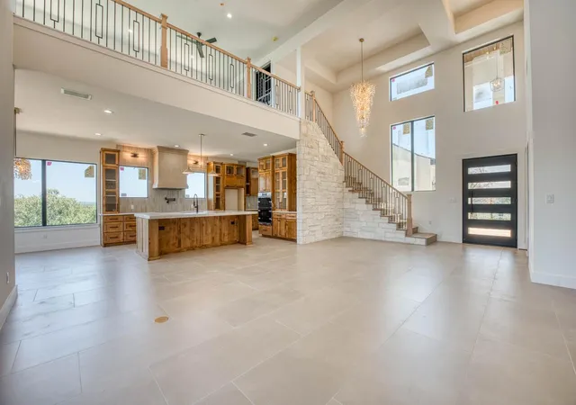 Photo 2 of Single family home for sale at 322 Spider Valley Dr, Horseshoe Bay, TX 78657 | MLS# 1806859 | Listing updated on 2026-10-29