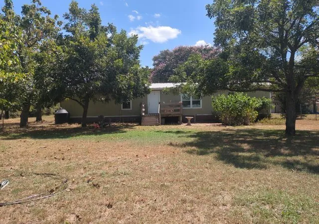 Photo 3 of Manufactured home for sale at 10905 S Fm 1915 Hwy, Buckholts, TX 76518 | MLS# 5938982 | Listing updated on 2026-09-04