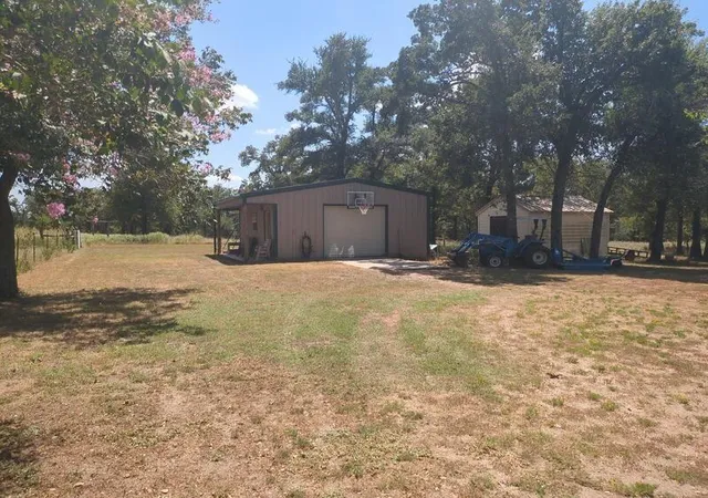 Photo 4 of Manufactured home for sale at 10905 S Fm 1915 Hwy, Buckholts, TX 76518 | MLS# 5938982 | Listing updated on 2026-09-04