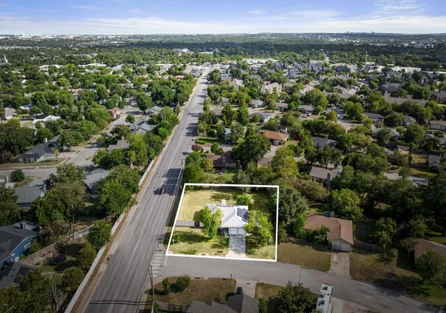 2nd image of 1500 Wildflower Dr, Round Rock, TX 78664 | MLS# 1168601