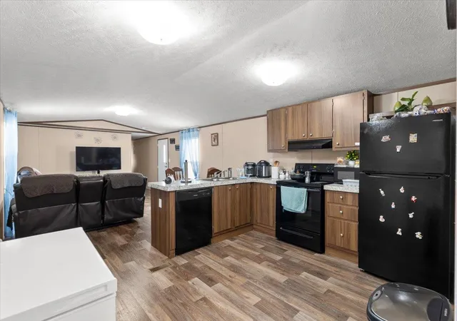 Photo 4 of Manufactured home for sale at 341 SW Front St, Bartlett, TX 76511 | MLS# 6063408 | Listing updated on 2026-09-05