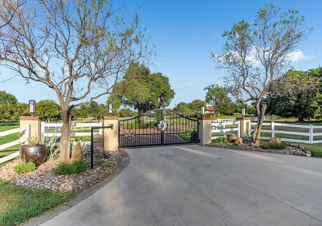 Photo 1 of Mansion for sale at 409 Haney Trce, Horseshoe Bay, TX 78657 | MLS# 6197863 | Listing updated on 2026-10-03
