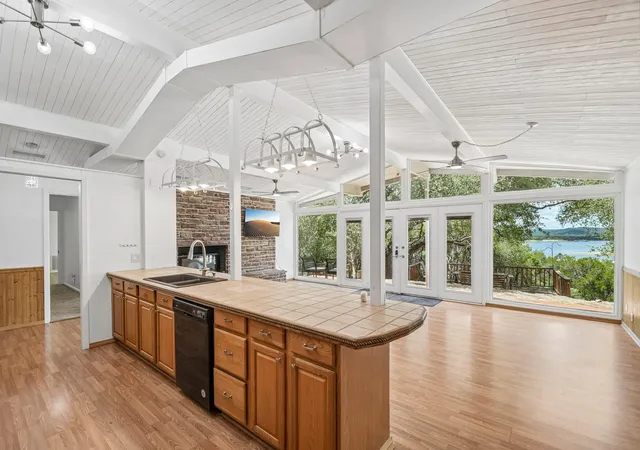 Photo 2 of Single family home for sale at 21103 Dawn Dr, Lago Vista, TX 78645 | MLS# 4129896 | Listing updated on 2026-09-14