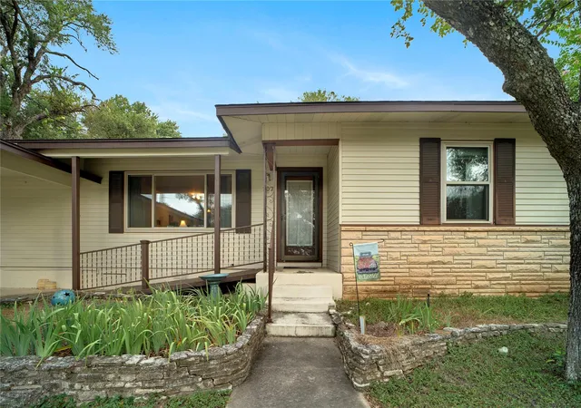 2nd image of 107 Mandalay Ln, San Marcos, TX 78666 | MLS# 2641606