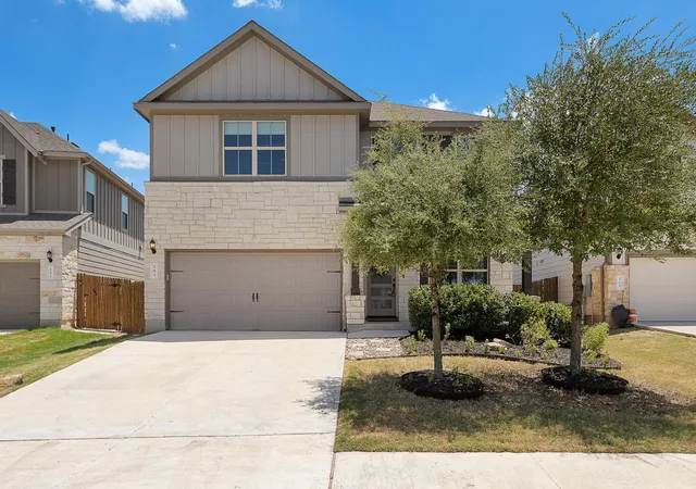 Photo 3 of Single family home for sale at 165 Cascata Wy, Liberty Hill, TX 78642 | MLS# 1180805 | Listing updated on 2026-10-26