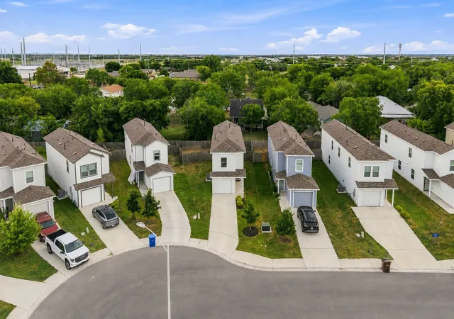 32nd image of 54 Trinity Cir, Lockhart, TX 78644 | MLS# 1687560