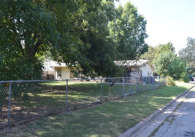 Photo 2 of Single family home for sale at 1716 Karen Ave, Austin, TX 78757 | MLS# 7968204 | Listing updated on 2026-08-25