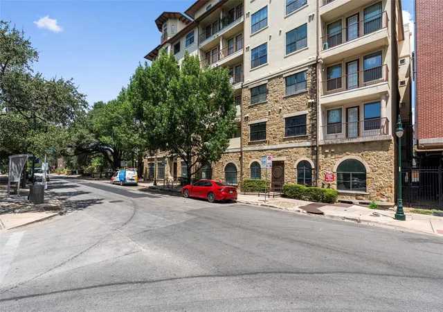 4th image of 2505 San Gabriel St #308, Austin, TX 78705 | MLS# 6540072